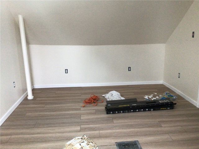 1953 Shadyside Dr, Hermitage, PA 16148