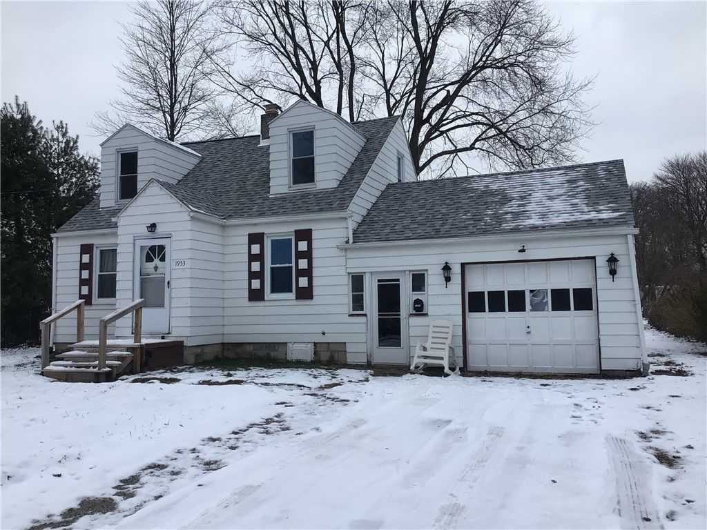 1953 Shadyside Dr, Hermitage, PA 16148