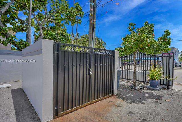 2280 SW 17th Ave, Miami, FL 33145