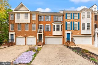 12922 STARTERS LN, Fairfax, VA 22033