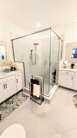 5639 N HONORE AVENUE 222, Sarasota, FL 34243