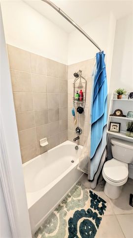 5639 N HONORE AVENUE 222, Sarasota, FL 34243