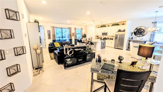 5639 N HONORE AVENUE 222, Sarasota, FL 34243