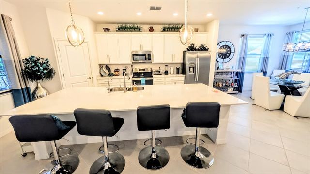 5639 N HONORE AVENUE 222, Sarasota, FL 34243