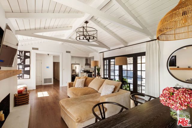4550 S Mullen Avenue, Los Angeles, CA 90043