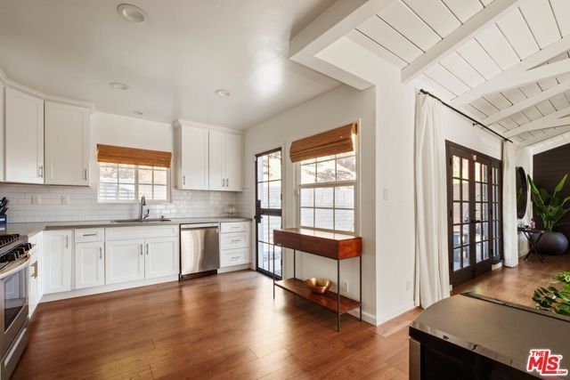 4550 S Mullen Avenue, Los Angeles, CA 90043