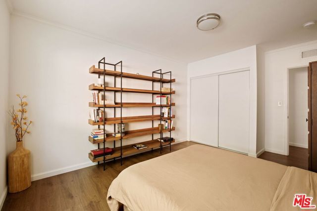 4550 S Mullen Avenue, Los Angeles, CA 90043
