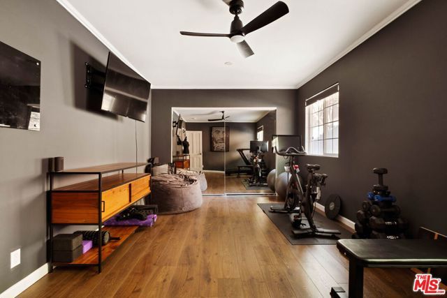 4550 S Mullen Avenue, Los Angeles, CA 90043