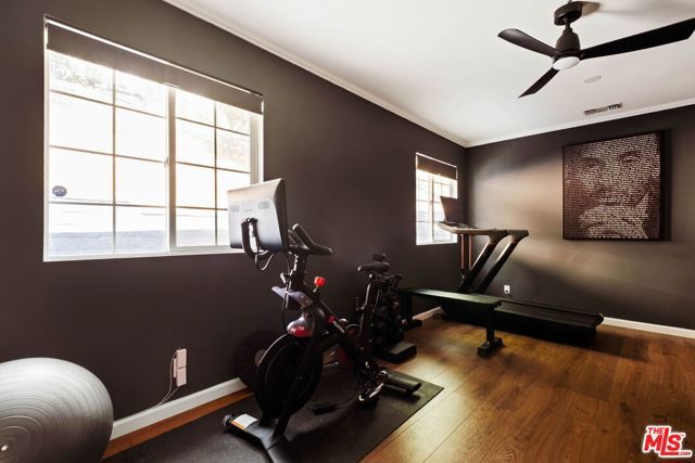4550 S Mullen Avenue, Los Angeles, CA 90043