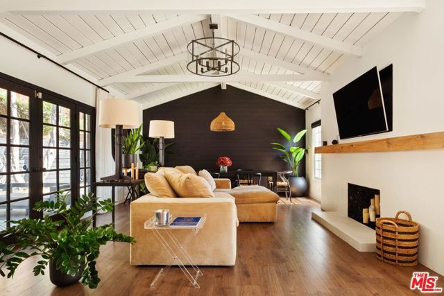 4550 S Mullen Avenue, Los Angeles, CA 90043