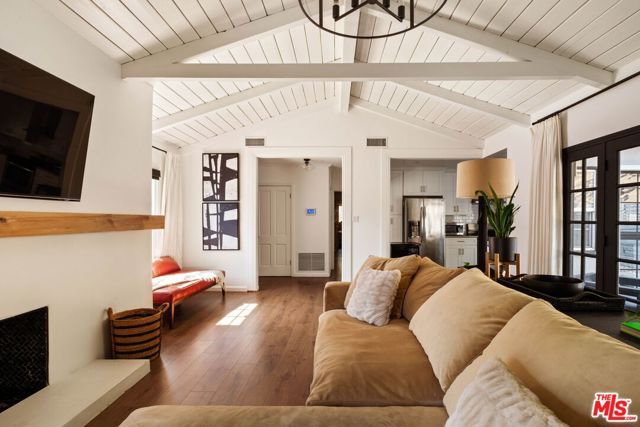 4550 S Mullen Avenue, Los Angeles, CA 90043