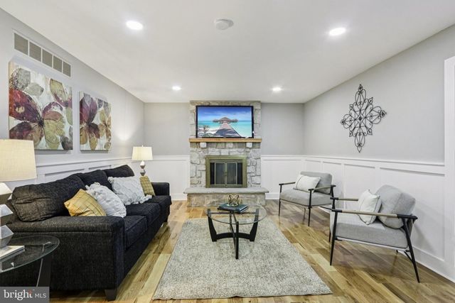 923 HUNT DR, Yardley, PA 19067