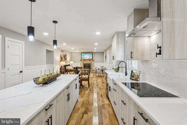 923 HUNT DR, Yardley, PA 19067