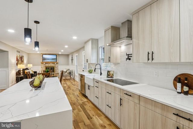 923 HUNT DR, Yardley, PA 19067