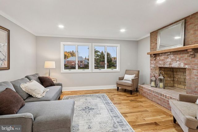 923 HUNT DR, Yardley, PA 19067