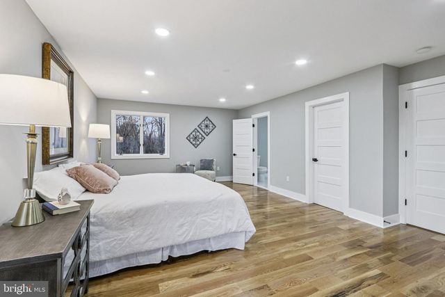 923 HUNT DR, Yardley, PA 19067