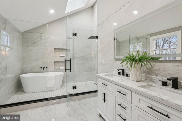 923 HUNT DR, Yardley, PA 19067