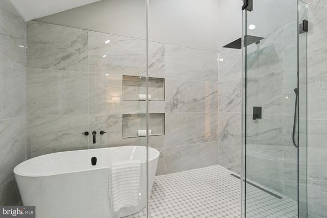 923 HUNT DR, Yardley, PA 19067