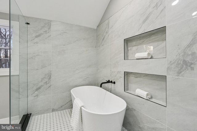 923 HUNT DR, Yardley, PA 19067