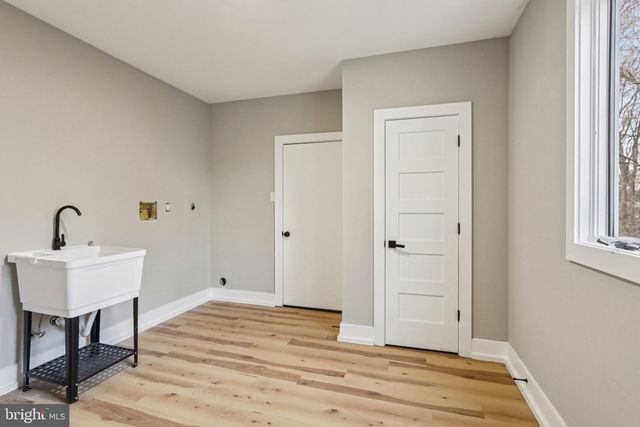 923 HUNT DR, Yardley, PA 19067