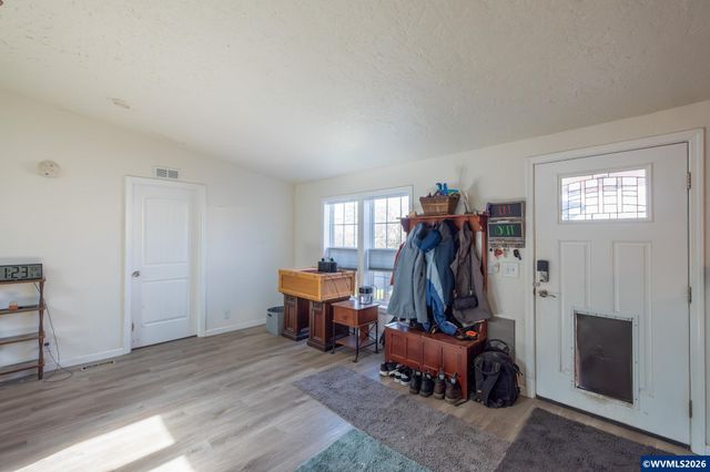 1177 Vaughan Ln, Lebanon, OR 97355