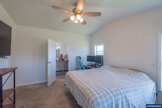 1177 Vaughan Ln, Lebanon, OR 97355