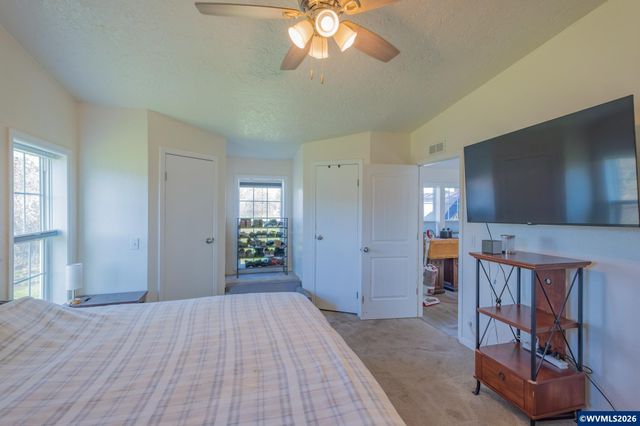 1177 Vaughan Ln, Lebanon, OR 97355