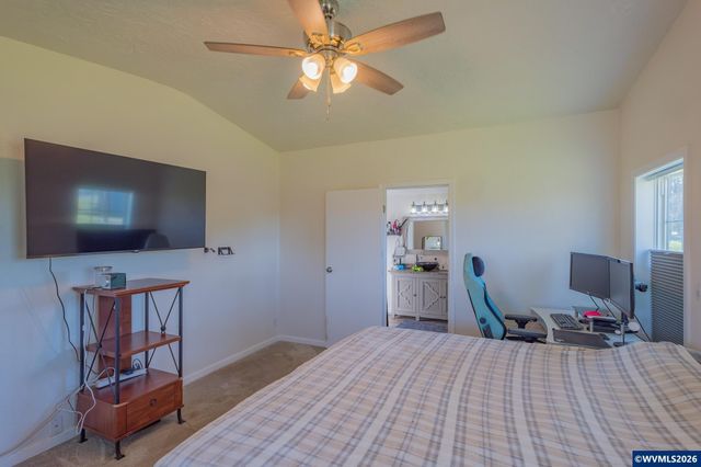 1177 Vaughan Ln, Lebanon, OR 97355