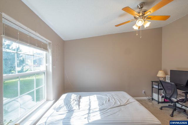 1177 Vaughan Ln, Lebanon, OR 97355