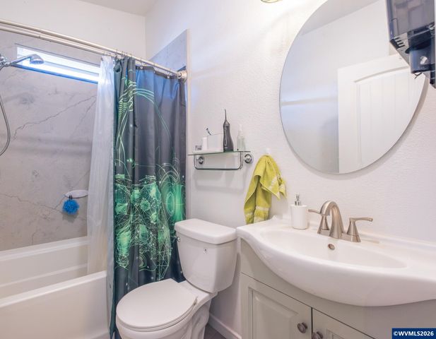 1177 Vaughan Ln, Lebanon, OR 97355