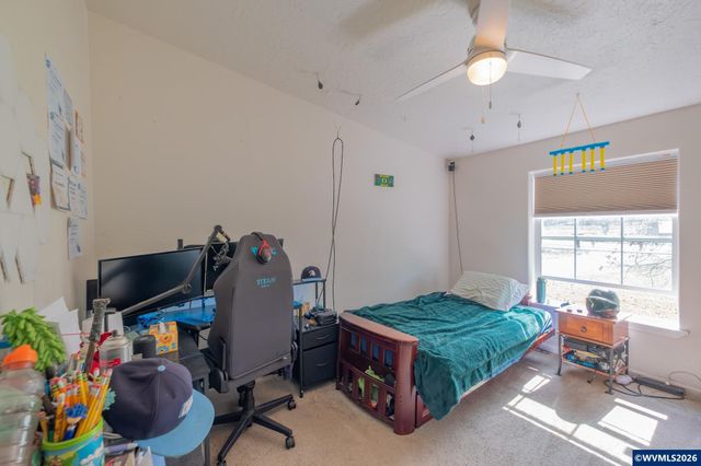 1177 Vaughan Ln, Lebanon, OR 97355