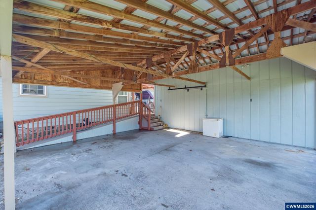 1177 Vaughan Ln, Lebanon, OR 97355