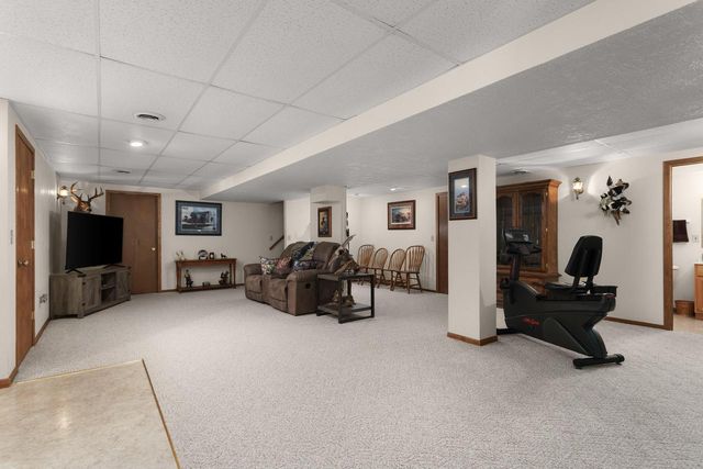 706 Woodbridge TRAIL, Watertown, WI 53094