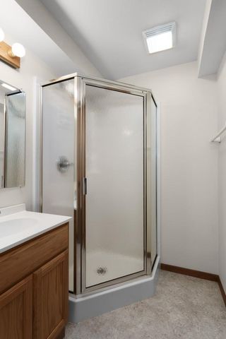 706 Woodbridge TRAIL, Watertown, WI 53094