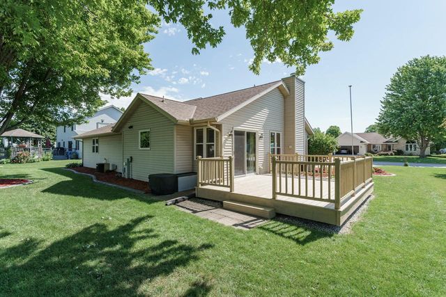 706 Woodbridge TRAIL, Watertown, WI 53094