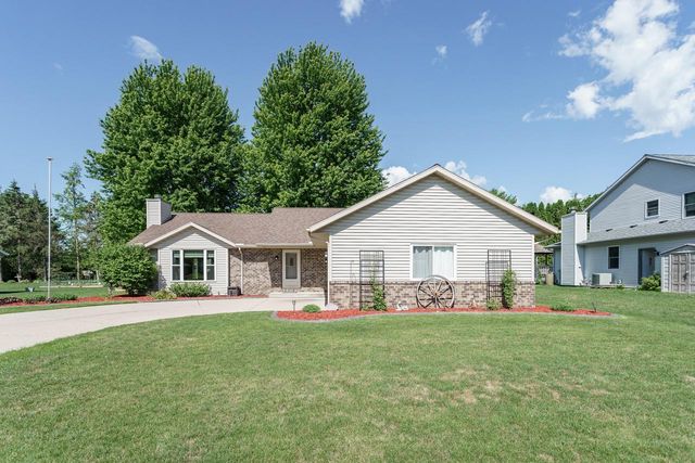706 Woodbridge TRAIL, Watertown, WI 53094