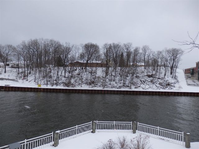 Sixth Ave, Manistee, MI 49660