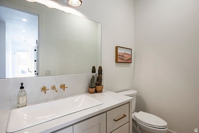 6347 W 10400 N, Highland, UT 84003