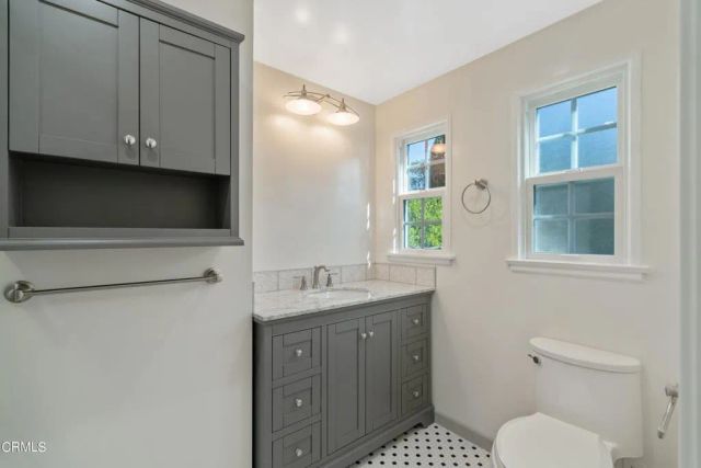 44 San Miguel Road, Pasadena, CA 91105