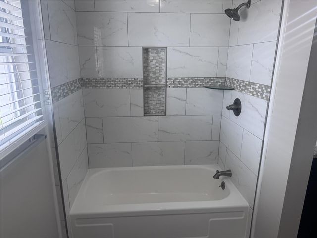 730 E 8th Street, Houston, TX 77007