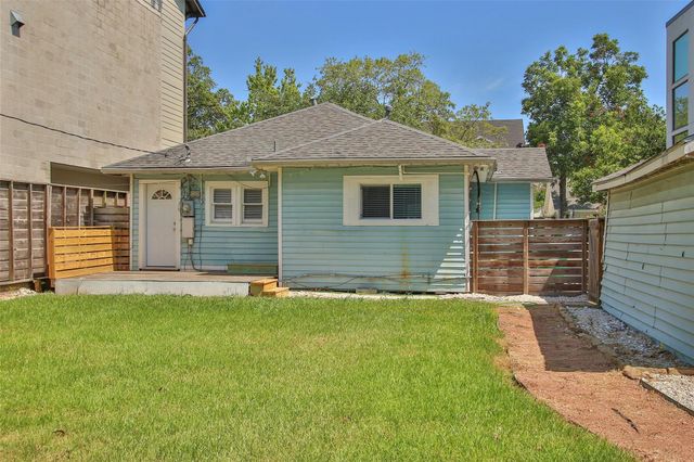 730 E 8th Street, Houston, TX 77007