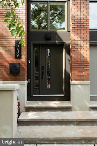 1939 CHRISTIAN ST, Philadelphia, PA 19146