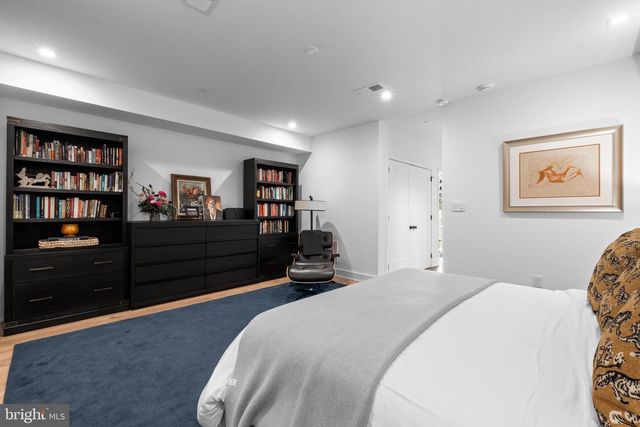 1939 CHRISTIAN ST, Philadelphia, PA 19146