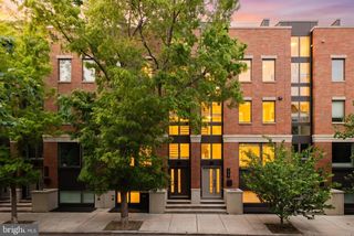 1939 CHRISTIAN ST, Philadelphia, PA 19146