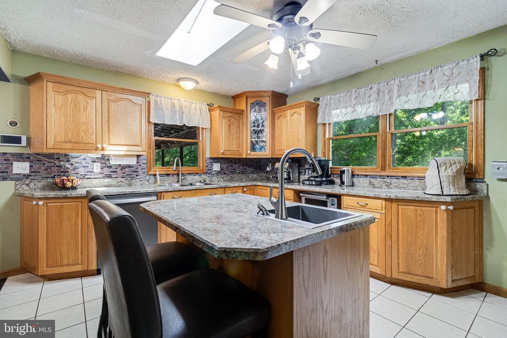 Image 19 of property listing at 27104 HARTWELL CT, Mechanicsville, MD 20659