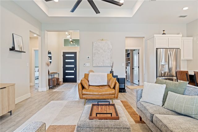 7825 Hulk Dr, Corpus Christi, TX 78414