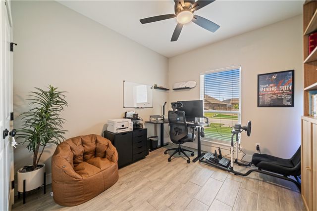 7825 Hulk Dr, Corpus Christi, TX 78414
