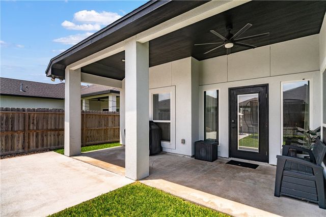 7825 Hulk Dr, Corpus Christi, TX 78414