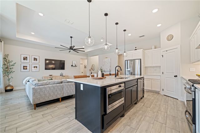 7825 Hulk Dr, Corpus Christi, TX 78414