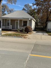 1421 S 8TH Street, Council Bluffs, IA 51501